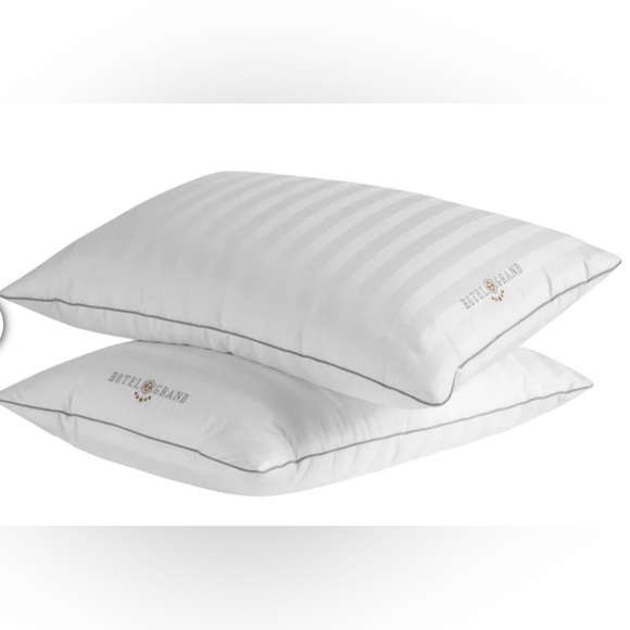 Hotel Grand Feather & Down Pillow, 2-pack (not in packaging but new pillows) - Picture 5 of 9